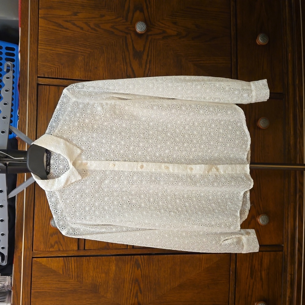 NWOT Zara crocheted button down shirt. Women's S.